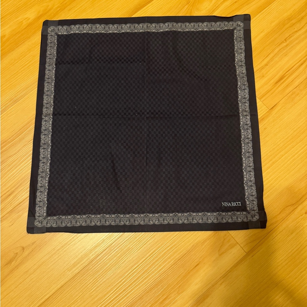 Nina Ricci Black and Gray scarf